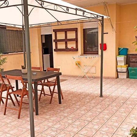 Domumontegrappa - Appartamento Indipendente Con Giardino - Sestu Kültér fotó