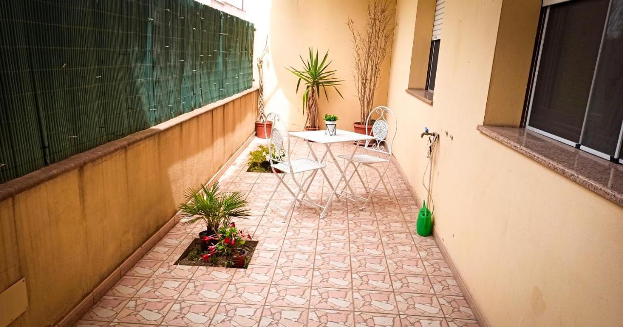 Domumontegrappa - Appartamento Indipendente Con Giardino - Sestu Kültér fotó